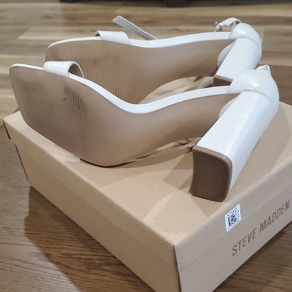 Steve Madden Bone Leather Heels - Picture 6 of 8